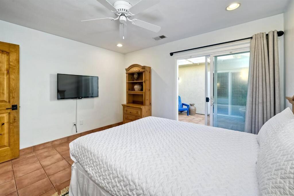 Great Group Retreat! Hacienda Decor, Spacious Floor Plan, Private Backyard Carlsbad Exteriör bild