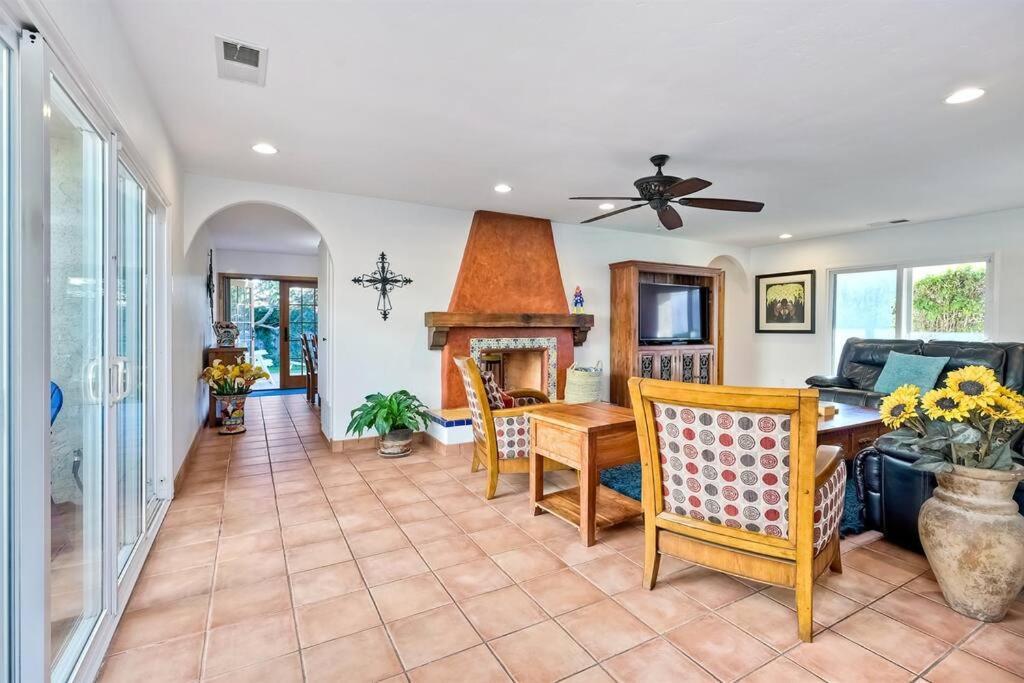 Great Group Retreat! Hacienda Decor, Spacious Floor Plan, Private Backyard Carlsbad Exteriör bild