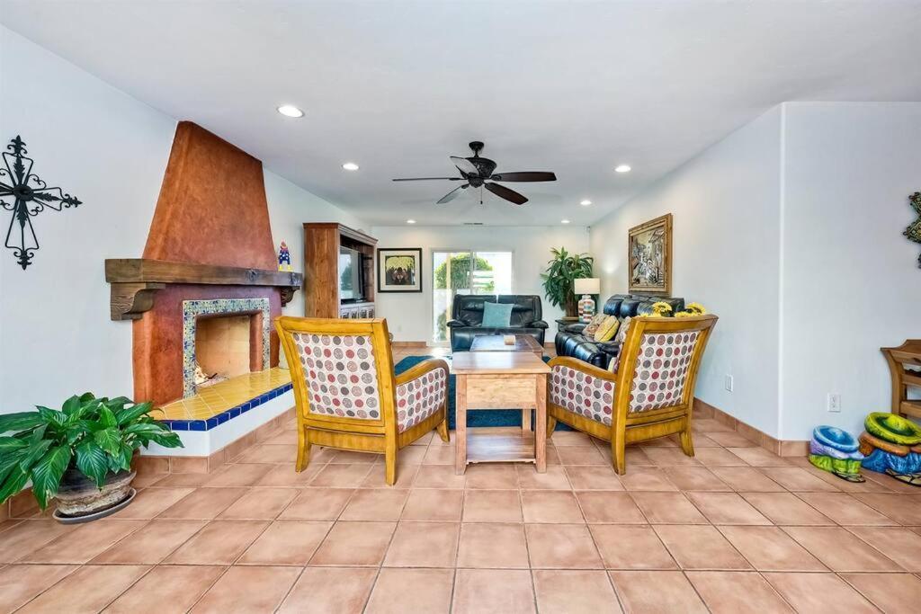 Great Group Retreat! Hacienda Decor, Spacious Floor Plan, Private Backyard Carlsbad Exteriör bild
