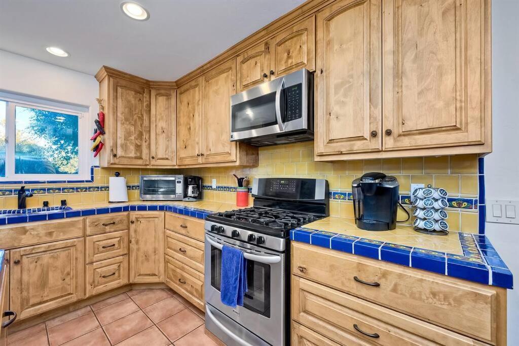 Great Group Retreat! Hacienda Decor, Spacious Floor Plan, Private Backyard Carlsbad Exteriör bild
