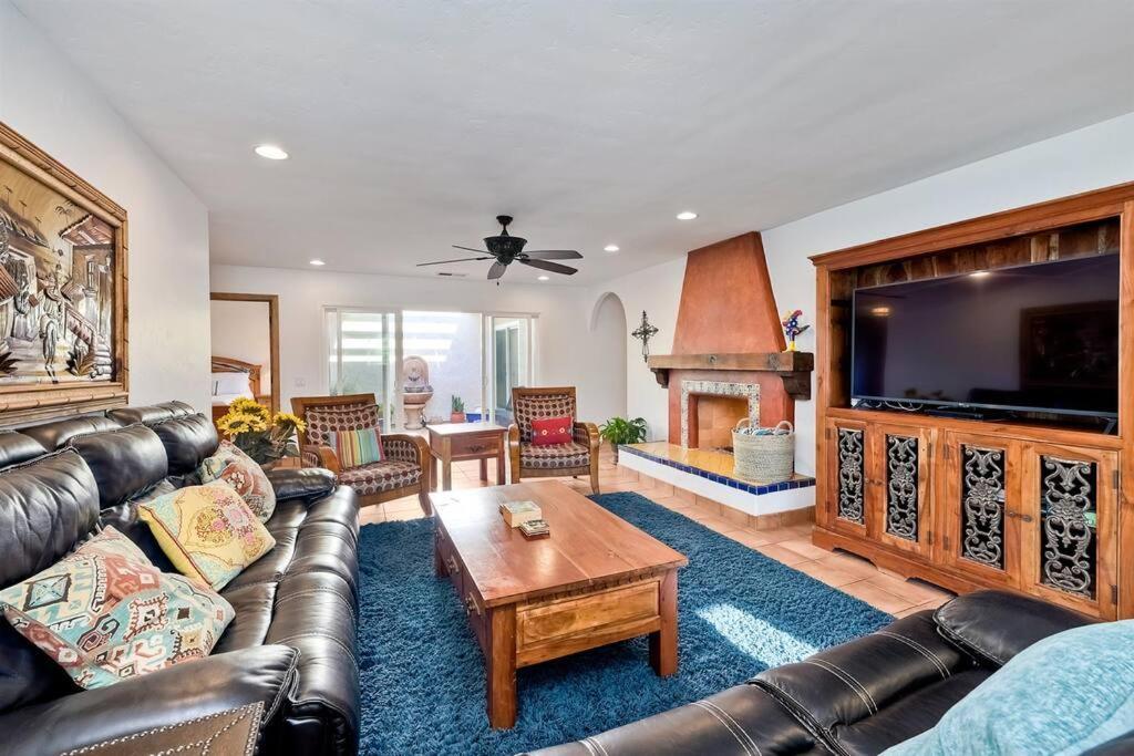 Great Group Retreat! Hacienda Decor, Spacious Floor Plan, Private Backyard Carlsbad Exteriör bild
