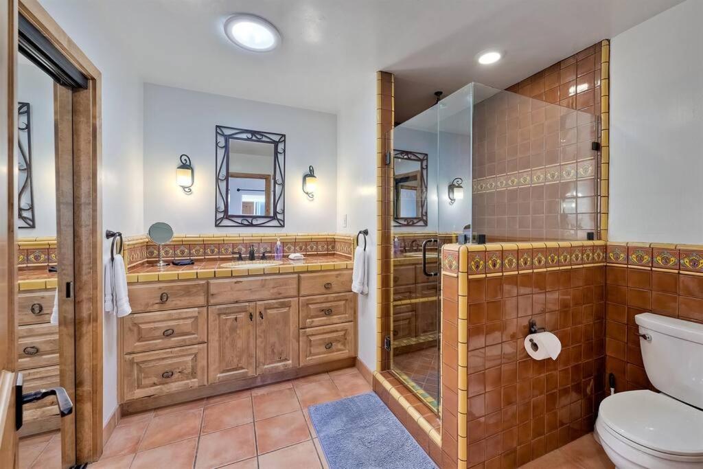 Great Group Retreat! Hacienda Decor, Spacious Floor Plan, Private Backyard Carlsbad Exteriör bild