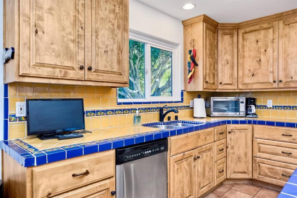 Great Group Retreat! Hacienda Decor, Spacious Floor Plan, Private Backyard Carlsbad Exteriör bild